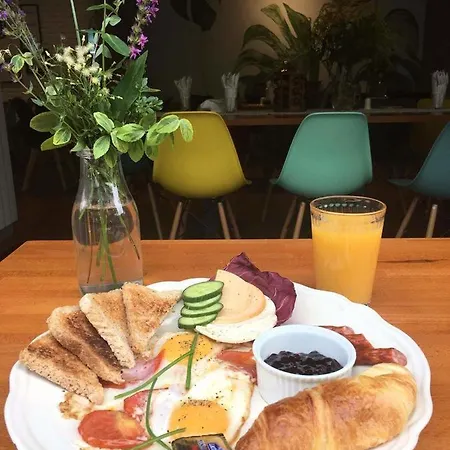 Δωμάτια σε οικογενειακή κατοικία V Ajax